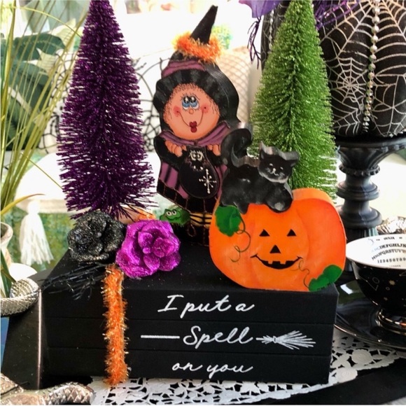 New! Halloween Witch 🧙“I Put A Spell On You” Black Book Stack - Picture 3 of 5